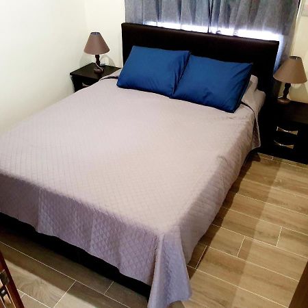 2 Bedroom Cozy Apartment Near Tourist Area, 200M From Sea Paphos Exterior photo