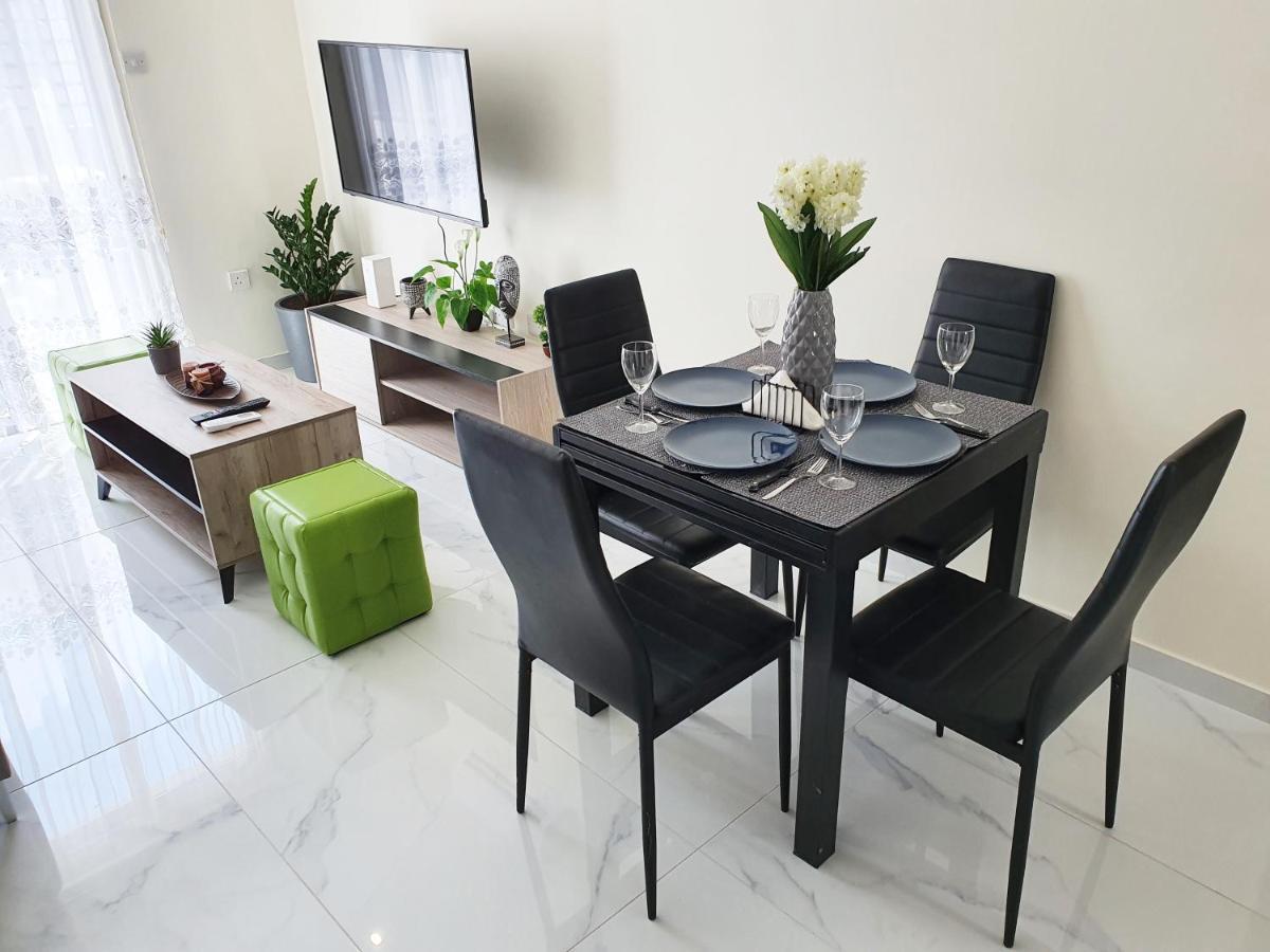 2 Bedroom Cozy Apartment Near Tourist Area, 200M From Sea Paphos Exterior photo