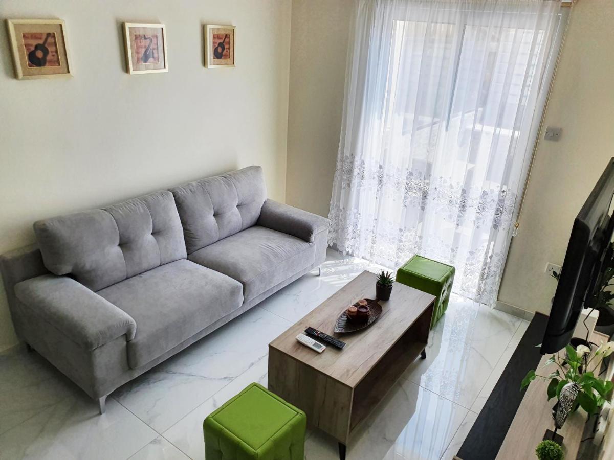 2 Bedroom Cozy Apartment Near Tourist Area, 200M From Sea Paphos Exterior photo